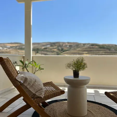 Elia Apartment Mélanes